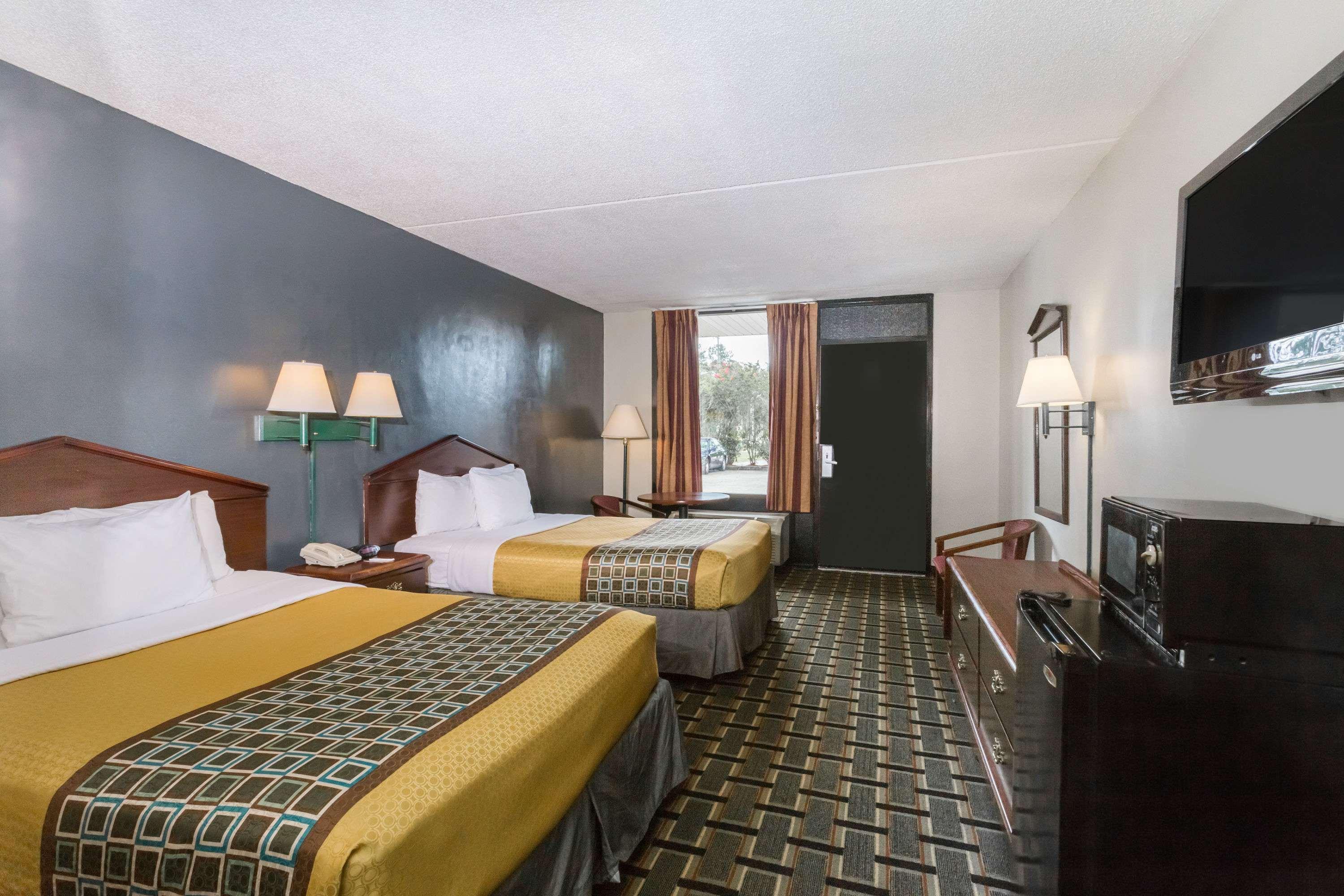 Travelodge By Wyndham Savannah Area/Richmond Hill Eksteriør bilde