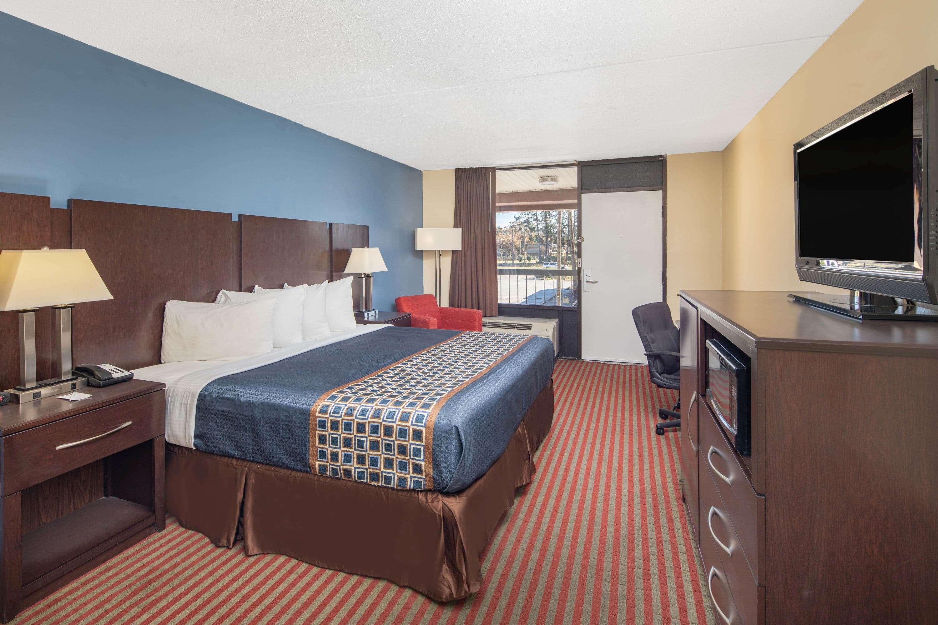 Travelodge By Wyndham Savannah Area/Richmond Hill Eksteriør bilde