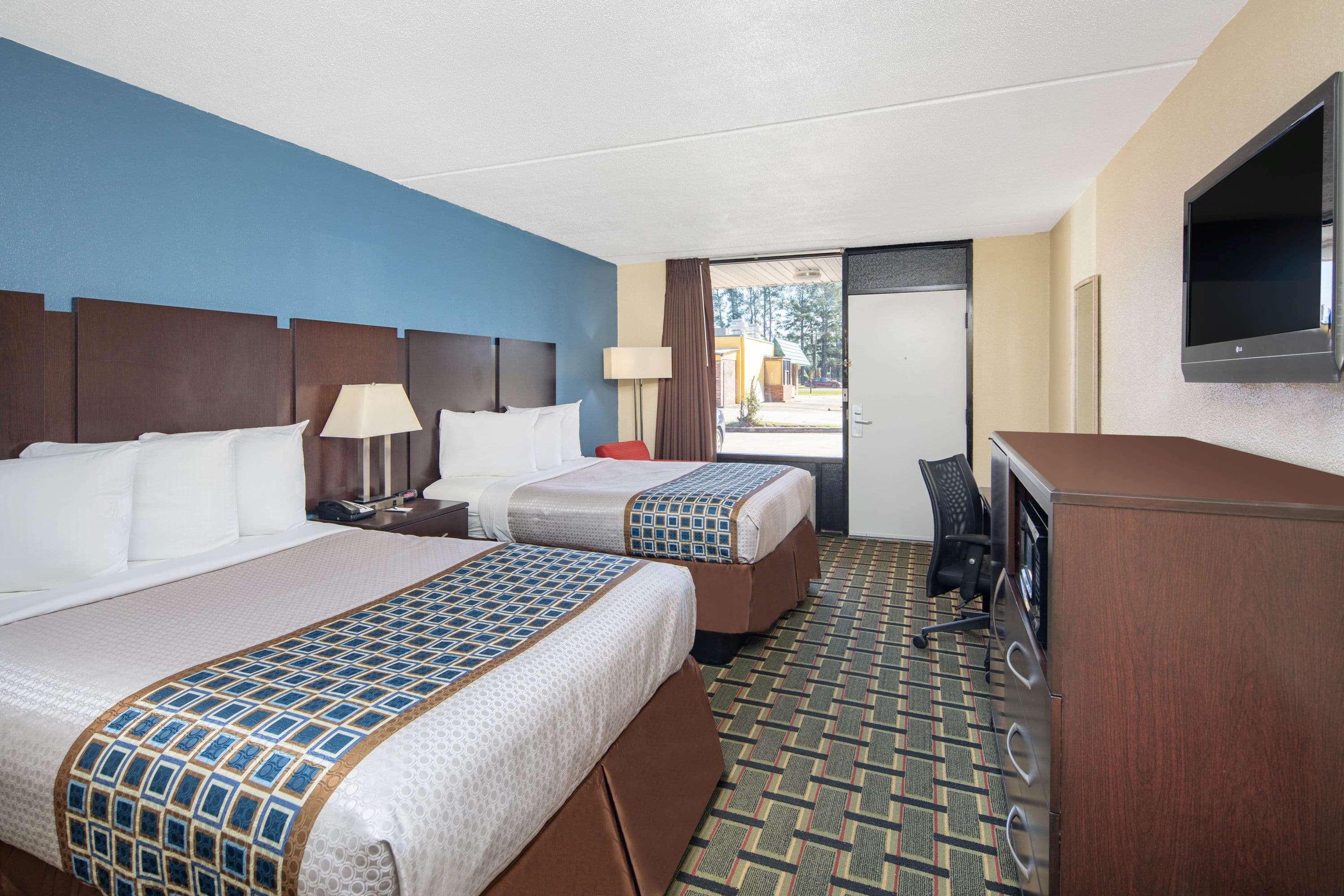 Travelodge By Wyndham Savannah Area/Richmond Hill Eksteriør bilde