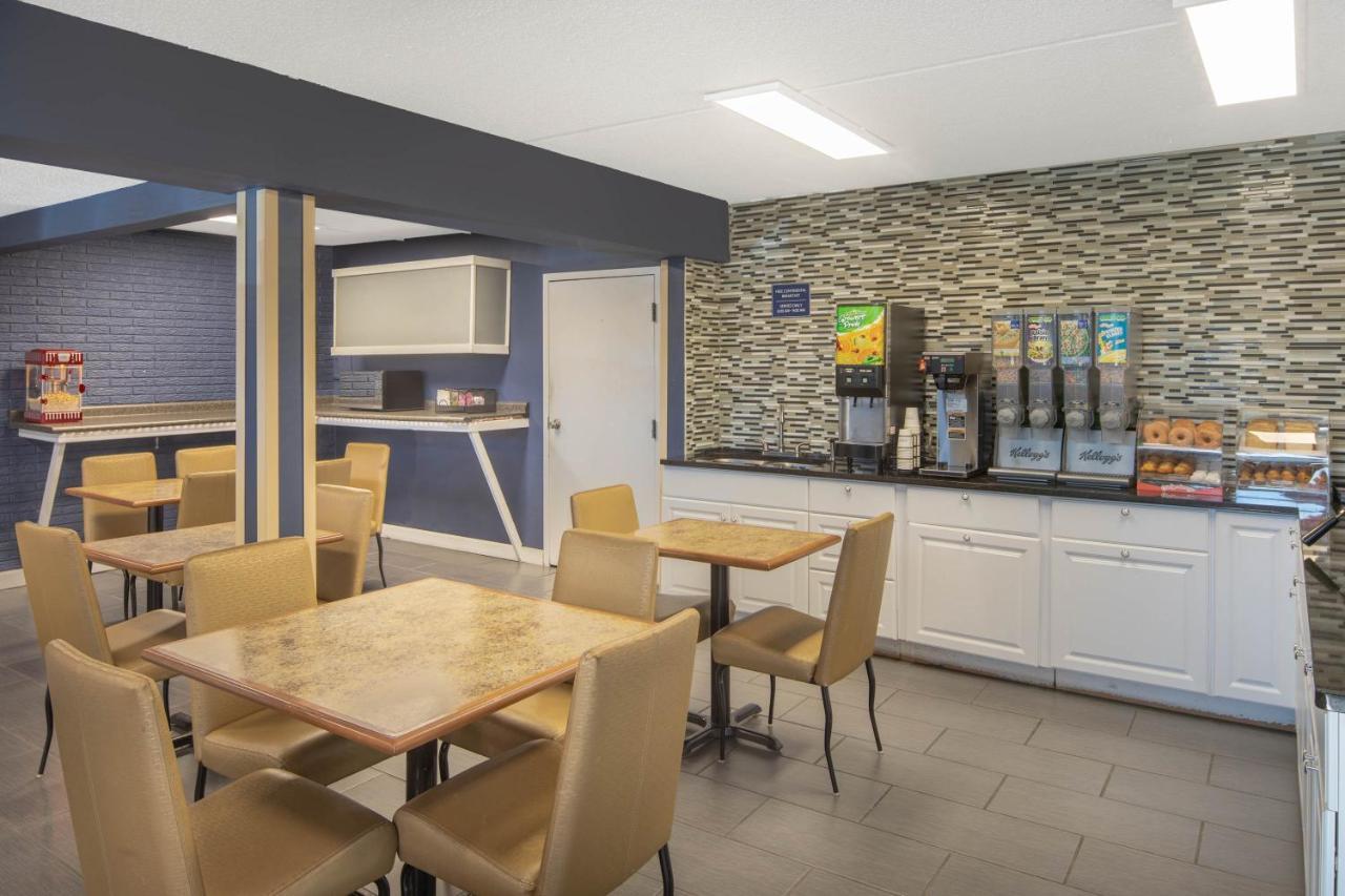 Travelodge By Wyndham Savannah Area/Richmond Hill Eksteriør bilde